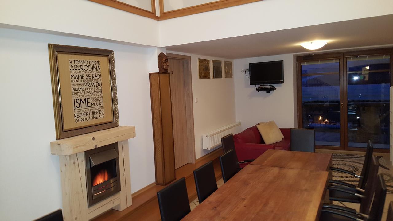 ליפנו נאד וויטאבו Rezidence Club Canada Lipno Sauna Wifi Parking מראה חיצוני תמונה